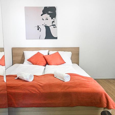 Relaxing 2-Bed Apartment For Extended Visits Vienna Exterior photo