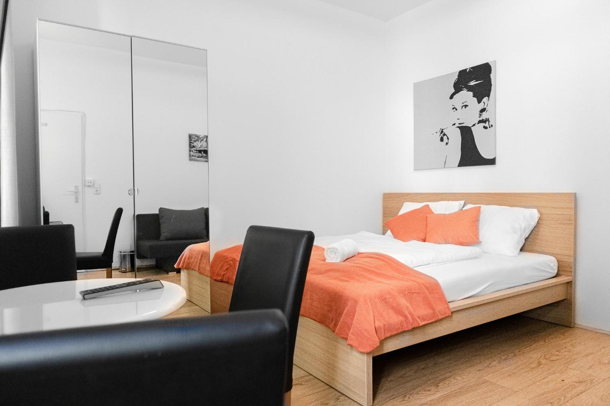 Relaxing 2-Bed Apartment For Extended Visits Vienna Exterior photo